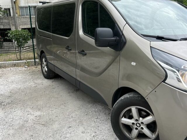 Коричневый Рено Трафик, объемом двигателя 1.6 л и пробегом 212 тыс. км за 14500 $, фото 3 на Automoto.ua