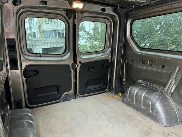 Коричневый Рено Трафик, объемом двигателя 1.6 л и пробегом 212 тыс. км за 14500 $, фото 11 на Automoto.ua