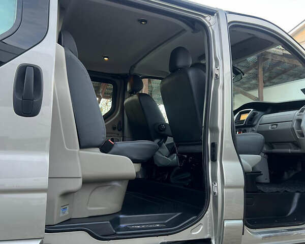 Коричневий Рено Трафік, об'ємом двигуна 2 л та пробігом 270 тис. км за 16450 $, фото 26 на Automoto.ua