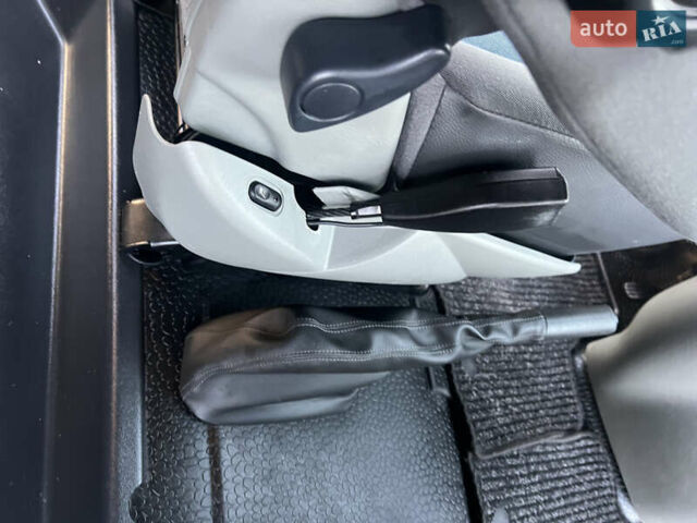 Коричневий Рено Трафік, об'ємом двигуна 2 л та пробігом 278 тис. км за 15970 $, фото 48 на Automoto.ua