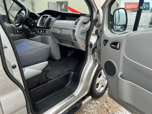 Коричневий Рено Трафік, об'ємом двигуна 2 л та пробігом 278 тис. км за 15970 $, фото 12 на Automoto.ua