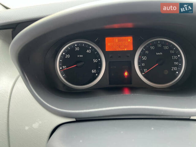 Коричневий Рено Трафік, об'ємом двигуна 2 л та пробігом 278 тис. км за 15970 $, фото 25 на Automoto.ua