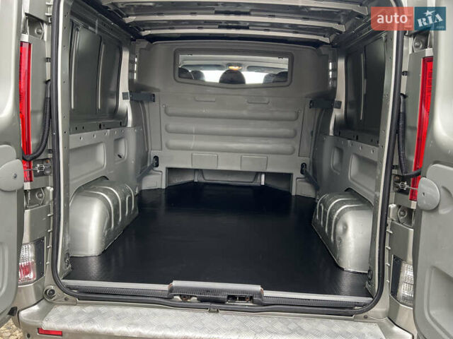 Коричневий Рено Трафік, об'ємом двигуна 2 л та пробігом 278 тис. км за 15970 $, фото 13 на Automoto.ua