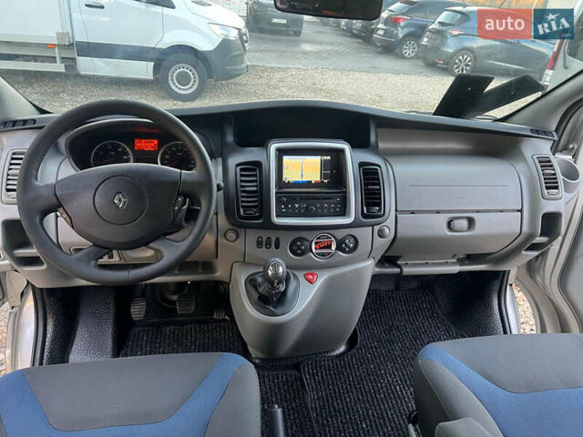 Коричневий Рено Трафік, об'ємом двигуна 2 л та пробігом 270 тис. км за 16450 $, фото 15 на Automoto.ua
