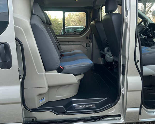 Коричневий Рено Трафік, об'ємом двигуна 2 л та пробігом 270 тис. км за 16450 $, фото 21 на Automoto.ua