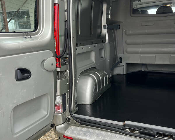 Коричневий Рено Трафік, об'ємом двигуна 2 л та пробігом 278 тис. км за 15970 $, фото 14 на Automoto.ua