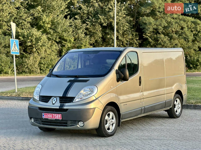 Коричневый Рено Трафик, объемом двигателя 2 л и пробегом 169 тыс. км за 14300 $, фото 1 на Automoto.ua