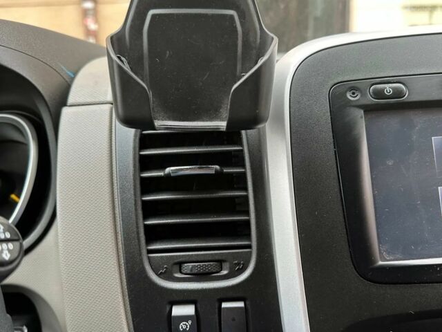 Коричневий Рено Трафік, об'ємом двигуна 1.6 л та пробігом 173 тис. км за 9400 $, фото 5 на Automoto.ua