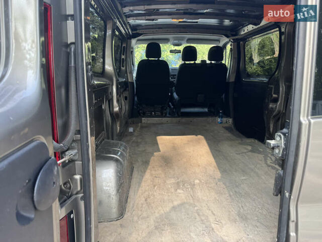 Коричневий Рено Трафік, об'ємом двигуна 1.6 л та пробігом 214 тис. км за 13400 $, фото 8 на Automoto.ua