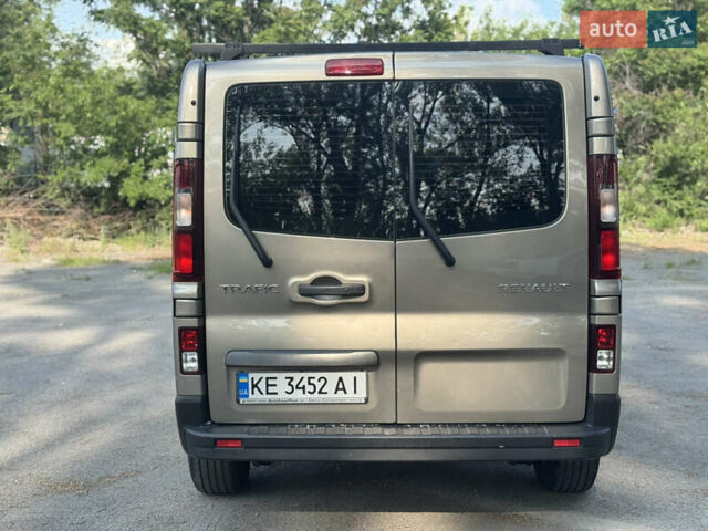 Коричневый Рено Трафик, объемом двигателя 1.6 л и пробегом 214 тыс. км за 13500 $, фото 4 на Automoto.ua