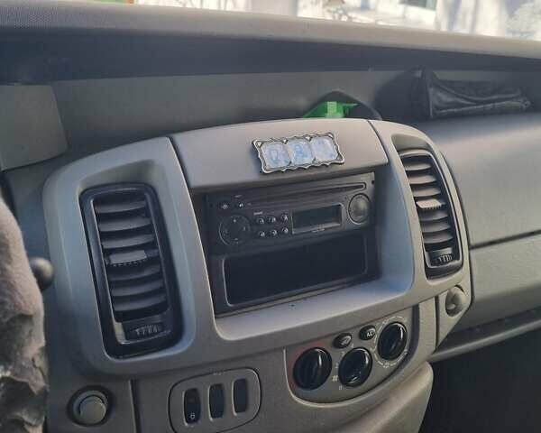 Червоний Рено Трафік, об'ємом двигуна 1.9 л та пробігом 238 тис. км за 5500 $, фото 3 на Automoto.ua