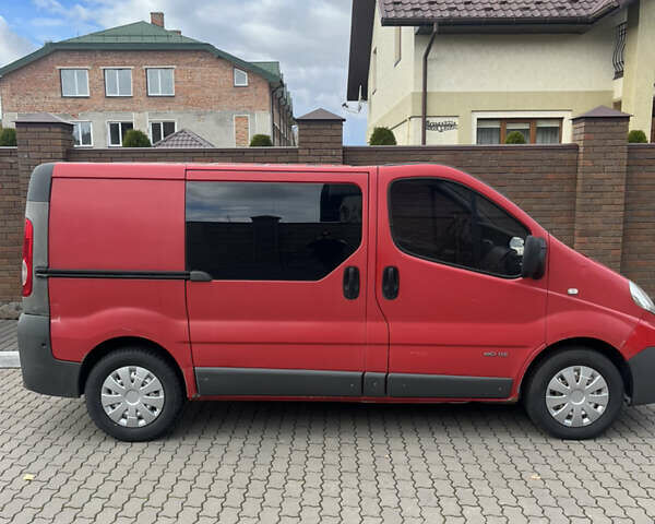 Рено Трафик 2009 в Владимир-Волынский на Automoto.ua Красный Рено Трафик, объемом двигателя 2 л и пробегом 478 тыс. км за 6299 $, фото 4 на Automoto.ua