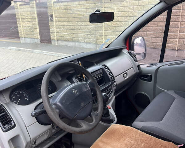 Рено Трафик 2009 в Владимир-Волынский на Automoto.ua Красный Рено Трафик, объемом двигателя 2 л и пробегом 478 тыс. км за 6299 $, фото 12 на Automoto.ua