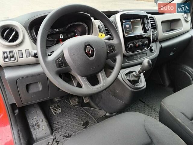 Красный Рено Трафик, объемом двигателя 1.6 л и пробегом 235 тыс. км за 14150 $, фото 15 на Automoto.ua
