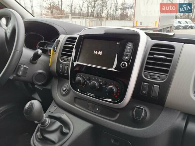 Красный Рено Трафик, объемом двигателя 1.6 л и пробегом 235 тыс. км за 14150 $, фото 13 на Automoto.ua