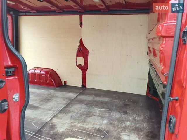 Красный Рено Трафик, объемом двигателя 1.6 л и пробегом 235 тыс. км за 14150 $, фото 10 на Automoto.ua