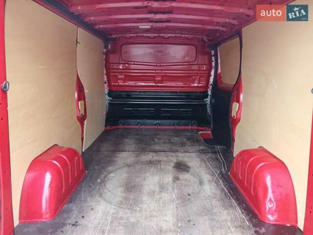 Красный Рено Трафик, объемом двигателя 1.6 л и пробегом 235 тыс. км за 14150 $, фото 9 на Automoto.ua