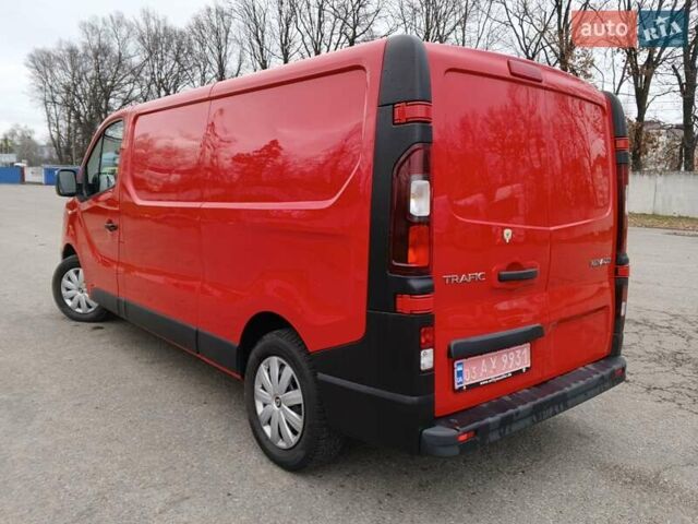 Красный Рено Трафик, объемом двигателя 1.6 л и пробегом 235 тыс. км за 14150 $, фото 5 на Automoto.ua