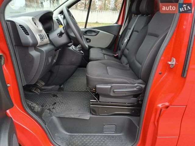 Красный Рено Трафик, объемом двигателя 1.6 л и пробегом 235 тыс. км за 14150 $, фото 14 на Automoto.ua