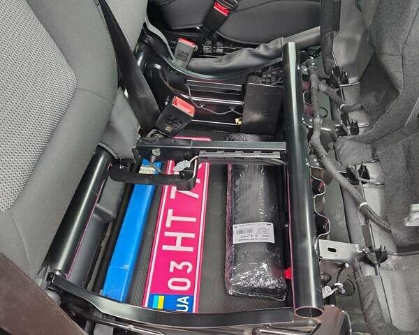 Червоний Рено Трафік, об'ємом двигуна 2 л та пробігом 248 тис. км за 18500 $, фото 19 на Automoto.ua