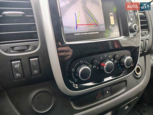 Червоний Рено Трафік, об'ємом двигуна 2 л та пробігом 248 тис. км за 18500 $, фото 15 на Automoto.ua