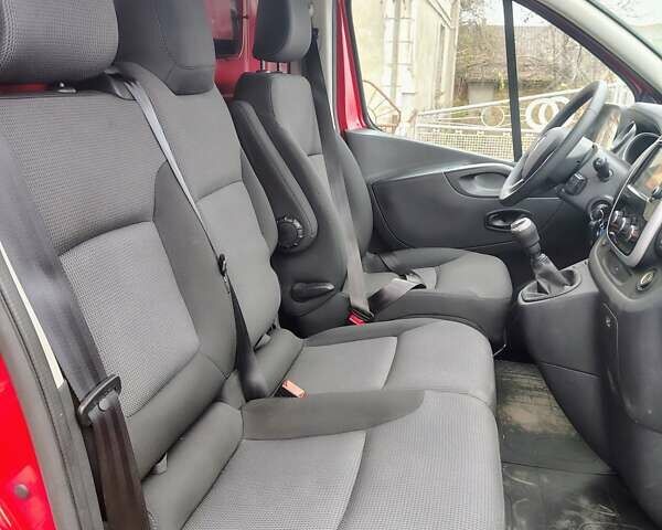 Червоний Рено Трафік, об'ємом двигуна 2 л та пробігом 248 тис. км за 18500 $, фото 17 на Automoto.ua