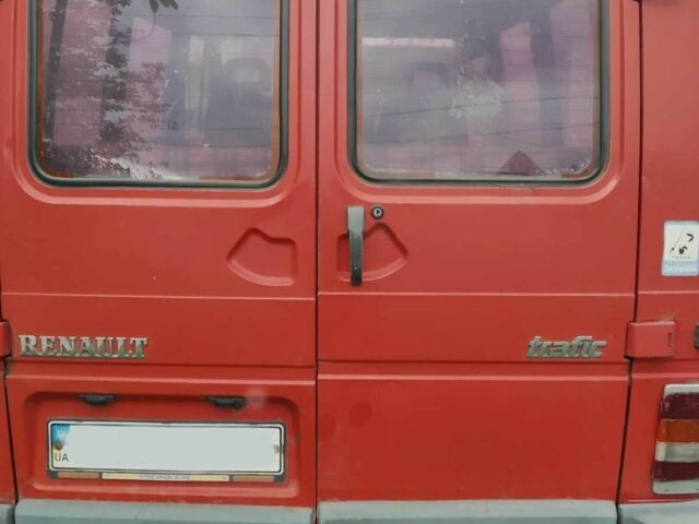 Красный Рено Трафик, объемом двигателя 0 л и пробегом 600 тыс. км за 1910 $, фото 15 на Automoto.ua