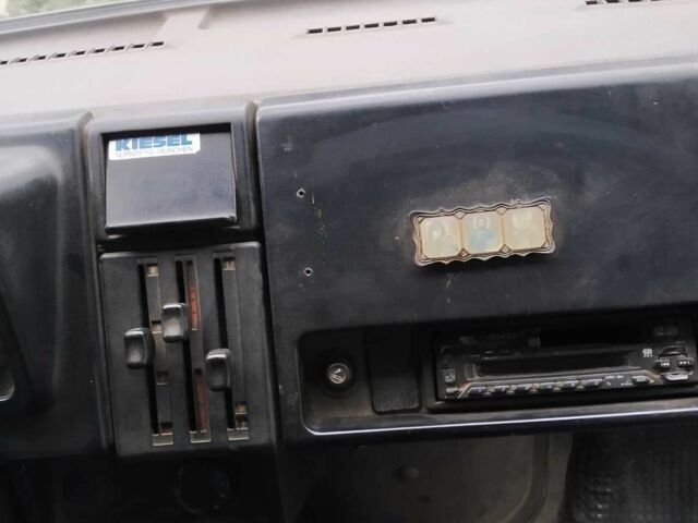 Красный Рено Трафик, объемом двигателя 0 л и пробегом 600 тыс. км за 1910 $, фото 13 на Automoto.ua