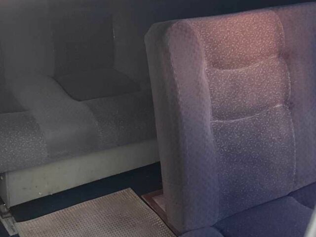 Красный Рено Трафик, объемом двигателя 1.9 л и пробегом 250 тыс. км за 1800 $, фото 4 на Automoto.ua