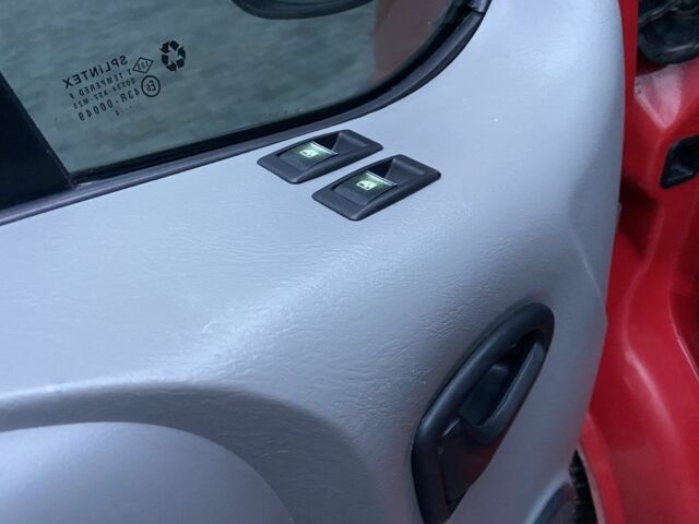 Красный Рено Трафик, объемом двигателя 1.9 л и пробегом 450 тыс. км за 7500 $, фото 10 на Automoto.ua