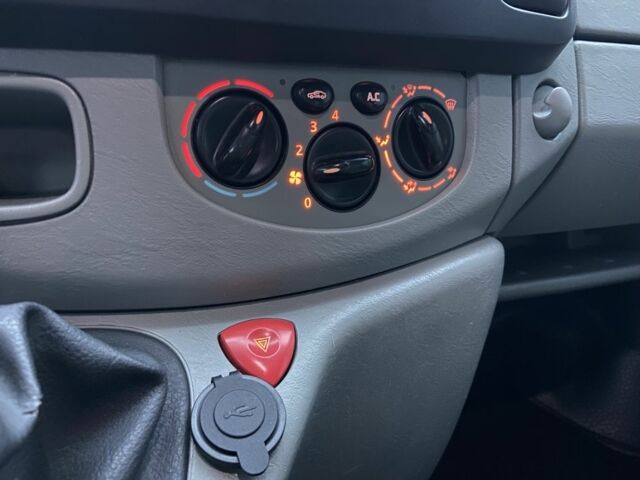 Красный Рено Трафик, объемом двигателя 1.9 л и пробегом 450 тыс. км за 7500 $, фото 11 на Automoto.ua