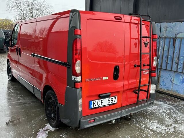 Красный Рено Трафик, объемом двигателя 2 л и пробегом 330 тыс. км за 4765 $, фото 4 на Automoto.ua