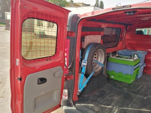 Червоний Рено Трафік, об'ємом двигуна 2.5 л та пробігом 400 тис. км за 9000 $, фото 4 на Automoto.ua