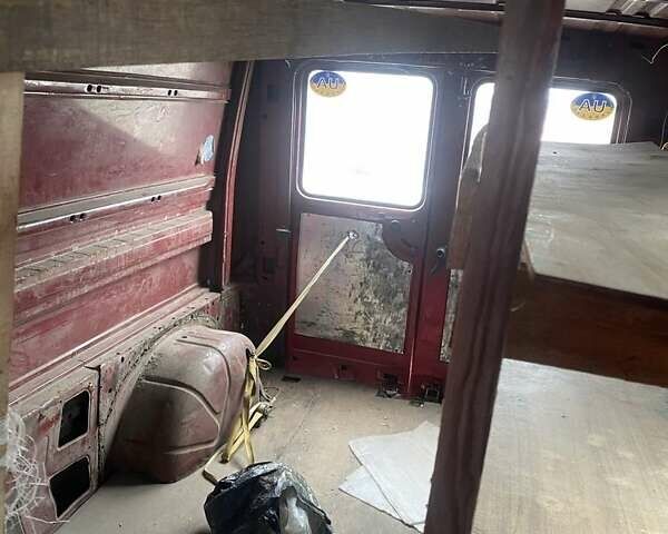 Червоний Рено Трафік, об'ємом двигуна 2.2 л та пробігом 250 тис. км за 950 $, фото 4 на Automoto.ua