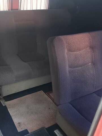 Красный Рено Трафик, объемом двигателя 1.9 л и пробегом 250 тыс. км за 1800 $, фото 3 на Automoto.ua