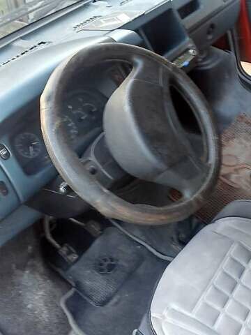 Красный Рено Трафик, объемом двигателя 1.9 л и пробегом 250 тыс. км за 1800 $, фото 4 на Automoto.ua