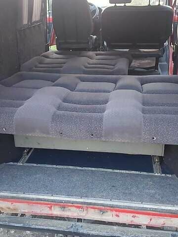 Красный Рено Трафик, объемом двигателя 1.9 л и пробегом 250 тыс. км за 1800 $, фото 5 на Automoto.ua