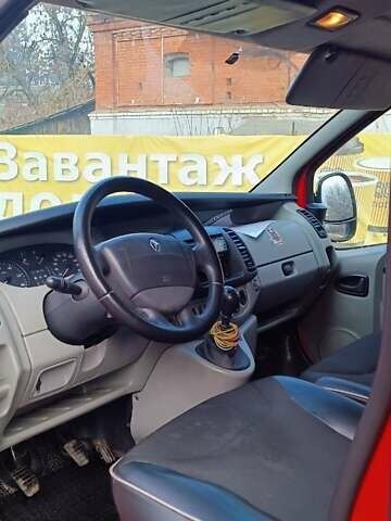 Красный Рено Трафик, объемом двигателя 1.9 л и пробегом 290 тыс. км за 5999 $, фото 5 на Automoto.ua