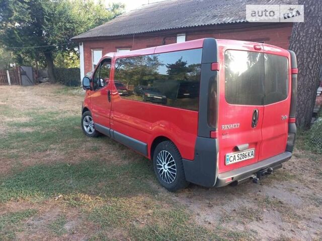 Красный Рено Трафик, объемом двигателя 1.87 л и пробегом 417 тыс. км за 6200 $, фото 1 на Automoto.ua