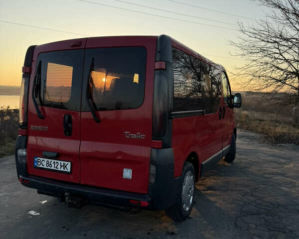 Червоний Рено Трафік, об'ємом двигуна 1.9 л та пробігом 444 тис. км за 6600 $, фото 3 на Automoto.ua