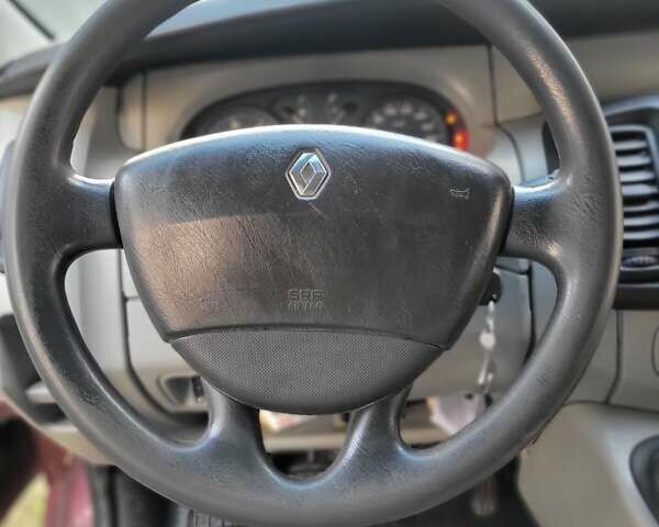 Красный Рено Трафик, объемом двигателя 1.87 л и пробегом 249 тыс. км за 8100 $, фото 11 на Automoto.ua