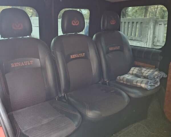 Червоний Рено Трафік, об'ємом двигуна 1.87 л та пробігом 367 тис. км за 6350 $, фото 4 на Automoto.ua