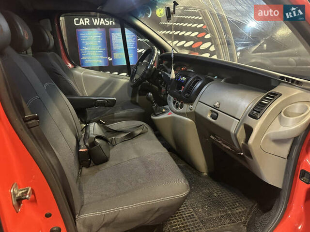 Красный Рено Трафик, объемом двигателя 1.87 л и пробегом 367 тыс. км за 7500 $, фото 8 на Automoto.ua