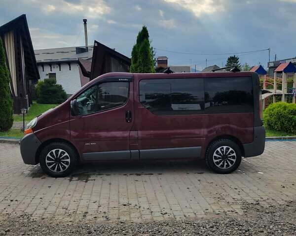 Красный Рено Трафик, объемом двигателя 1.87 л и пробегом 249 тыс. км за 8100 $, фото 2 на Automoto.ua