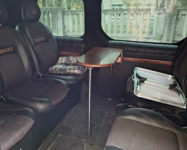 Червоний Рено Трафік, об'ємом двигуна 1.87 л та пробігом 367 тис. км за 6350 $, фото 5 на Automoto.ua