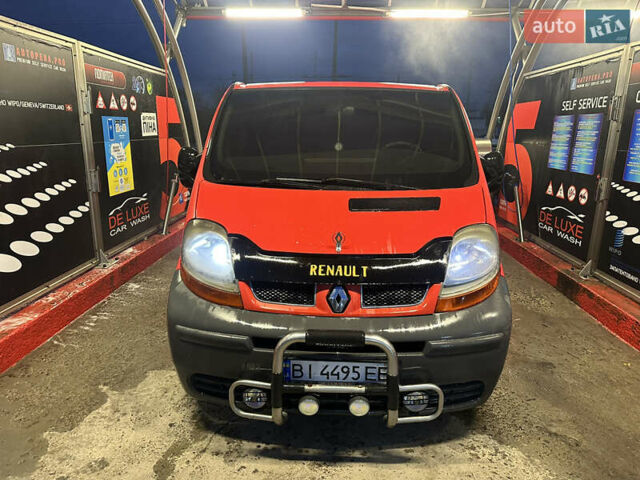 Красный Рено Трафик, объемом двигателя 1.87 л и пробегом 367 тыс. км за 7500 $, фото 1 на Automoto.ua