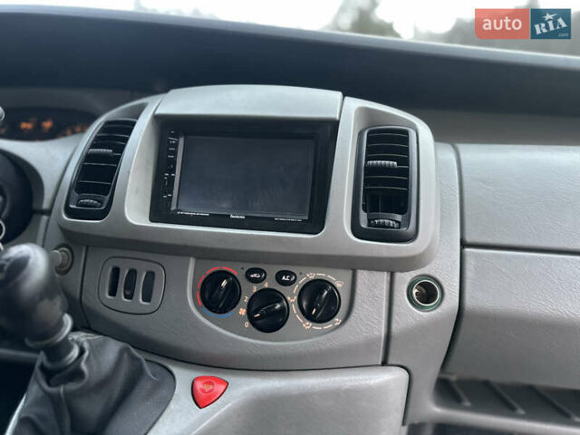 Червоний Рено Трафік, об'ємом двигуна 2.5 л та пробігом 350 тис. км за 7499 $, фото 26 на Automoto.ua