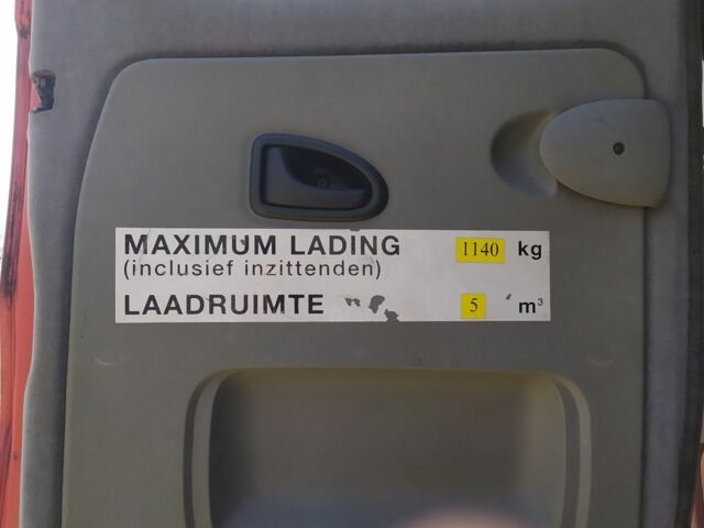 Красный Рено Трафик, объемом двигателя 1.9 л и пробегом 244 тыс. км за 7716 $, фото 10 на Automoto.ua