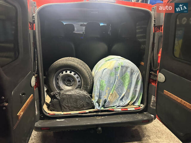 Красный Рено Трафик, объемом двигателя 1.87 л и пробегом 367 тыс. км за 7500 $, фото 11 на Automoto.ua