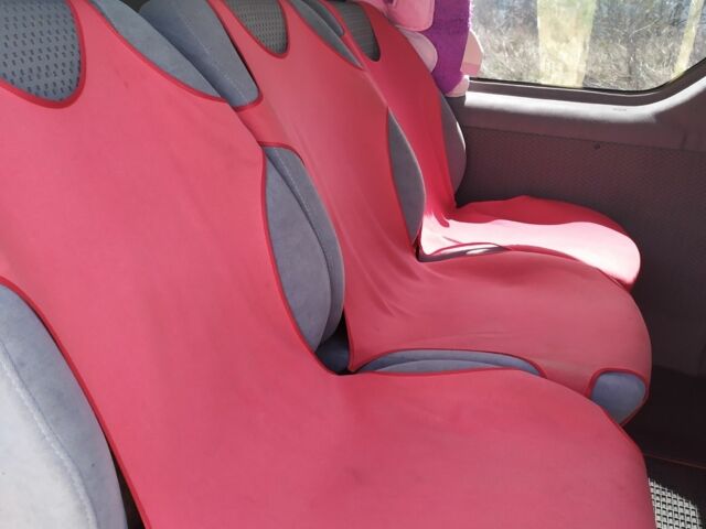 Красный Рено Трафик, объемом двигателя 1.9 л и пробегом 244 тыс. км за 7716 $, фото 7 на Automoto.ua